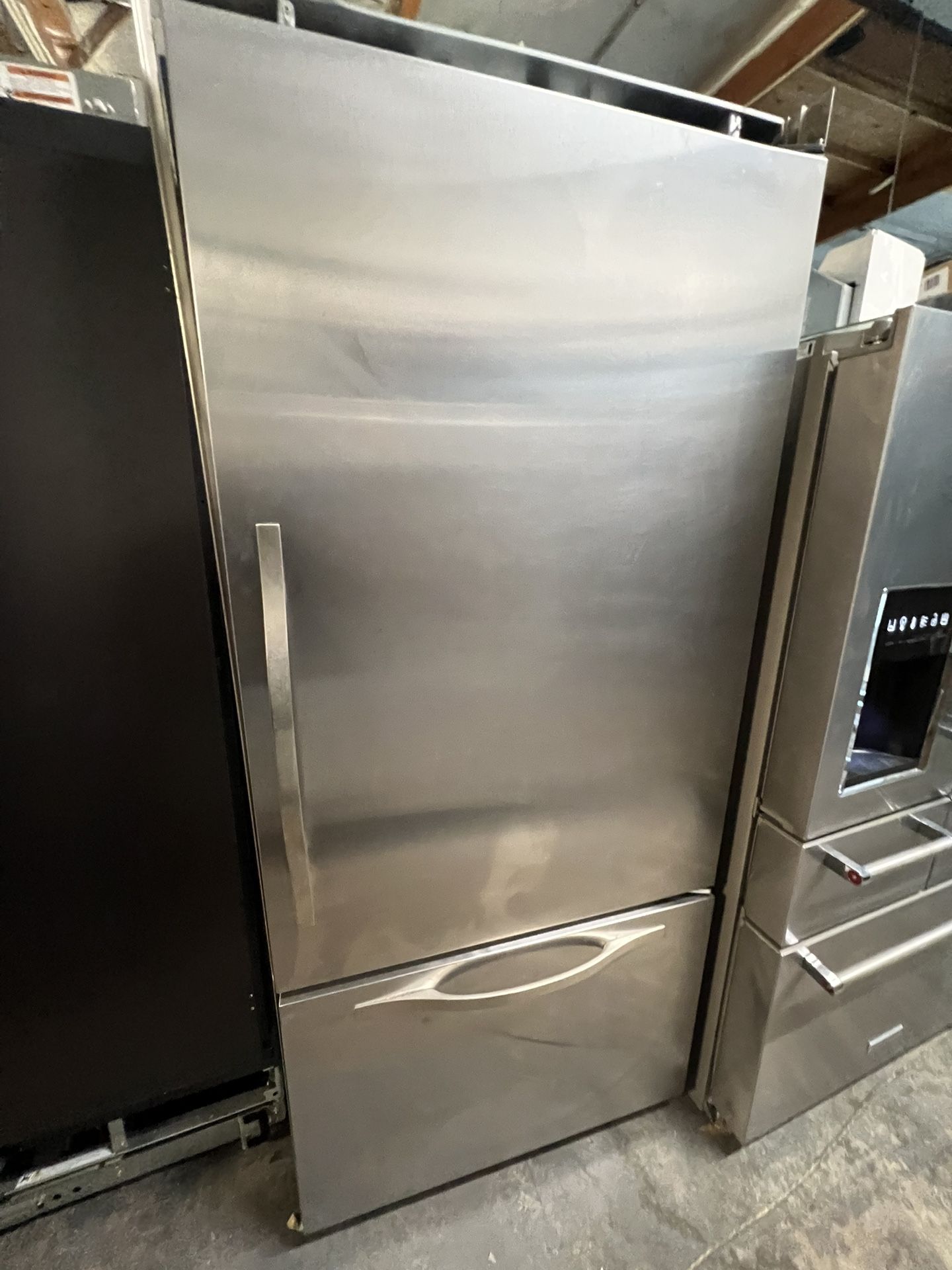 Viking Built In Refrigerator 36” 