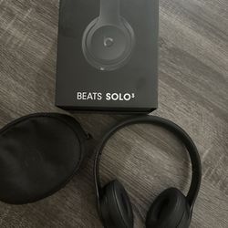 Beats Solo3 Wireless Headphones - Slightly used