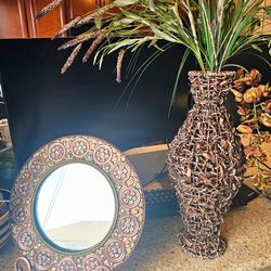 Decorative round mirror