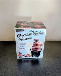 Nostalgia 3-Tier Chocolate Fondue Fountain