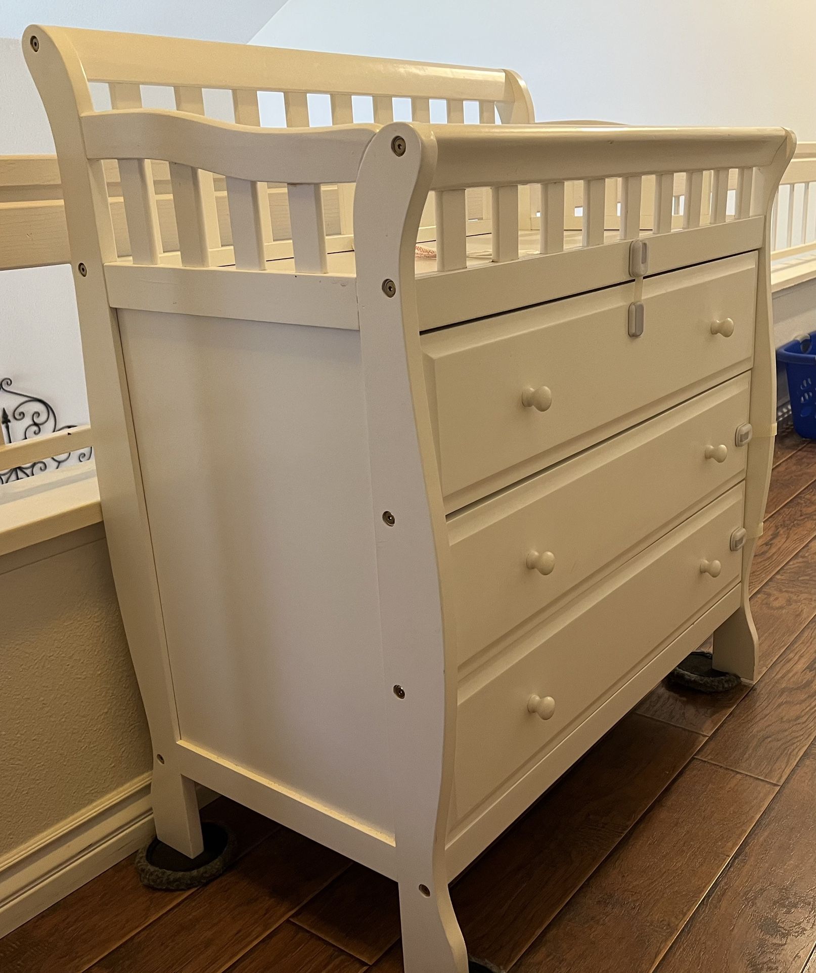 Changing Table/Dresser