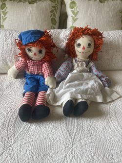 Raggedy Ann and Andy stuffed dolls