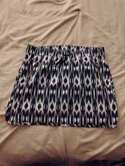 Athleta Navy White Ikat Print Mini Skort Built-In Shorts Zip Pockets Size M