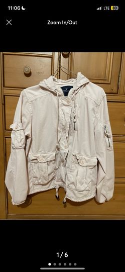 Like new Woman’s Pink American Eagle Lightweight Zip Up Hooded Jacket XL