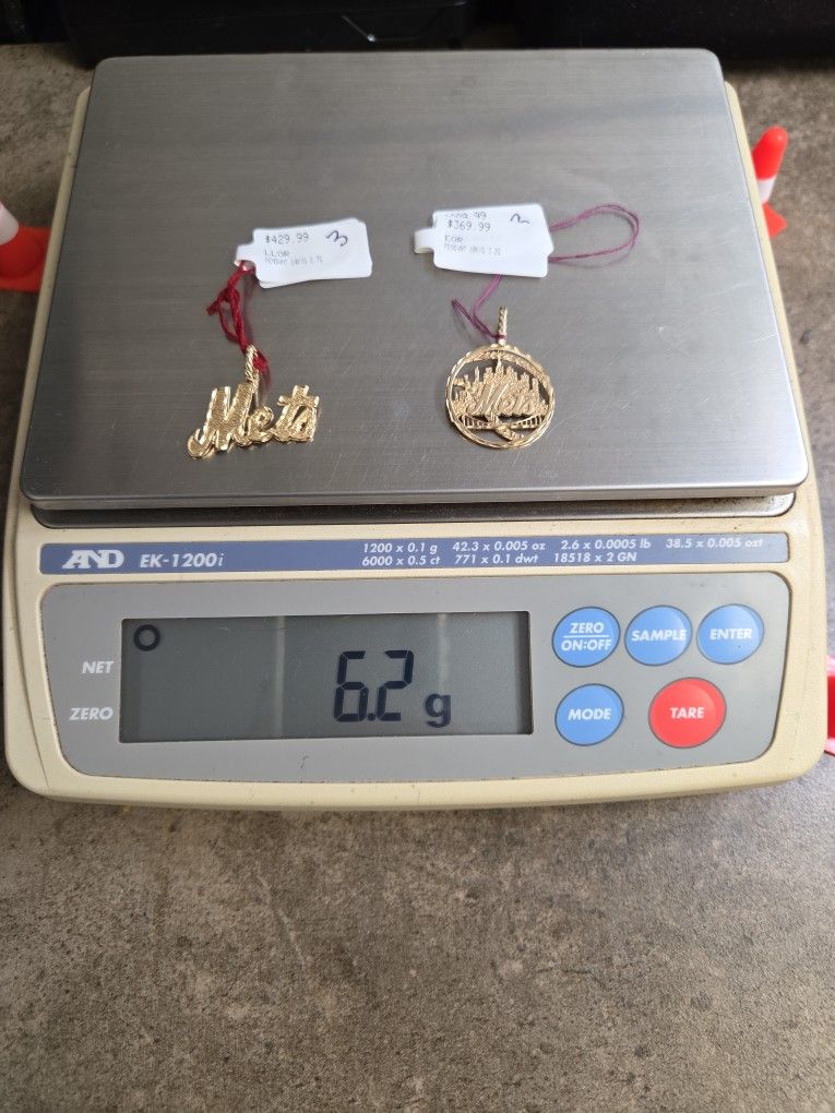 Pendat 3.2 Gr 10k $370,pendant 14k,2.7gr