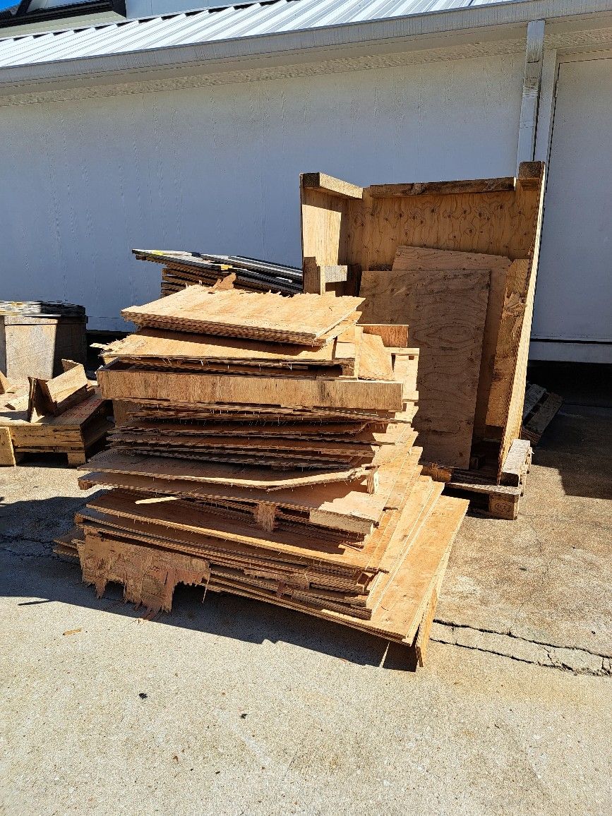 Used Plywood & Lumber With Nails For Free for Sale in Houston, TX OfferUp