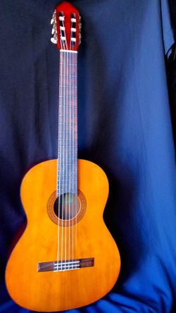 Yamaha Eterna classical style guitar