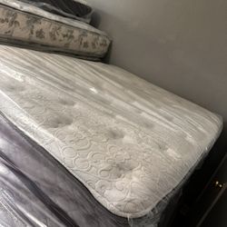 Set Queen Sizes Mattres And Box Spring 