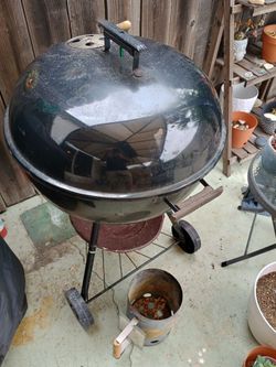 Free Weber Smokey Joe charcoal grill with chimney starter and cover
