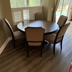 Dinning Table and 6 Chairs 
