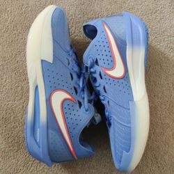 Nike GT Cut 3 Size 11 Men/12.5wnns 
