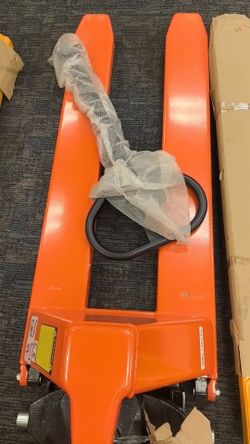Scissor Lift Pallet Jack – 2,200 lb Capacity, 31.5 in. Lift Height, 45 × 21 in. Forks, T-1014