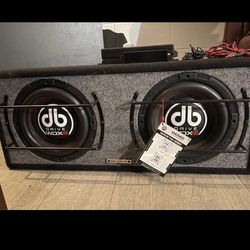 Subwoofers And Amplifier 