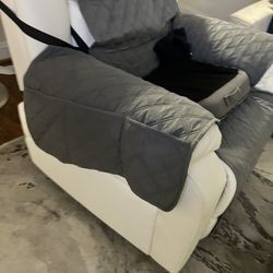 Leather Chair/recliner