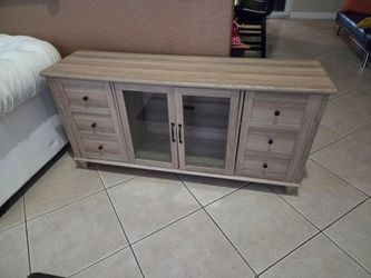 Tv entertainment center
