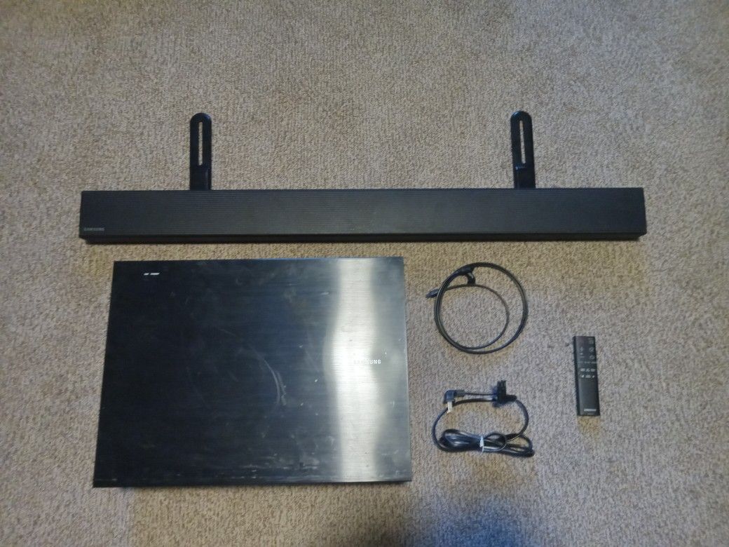 Samsung Soundbar And Subwoofer