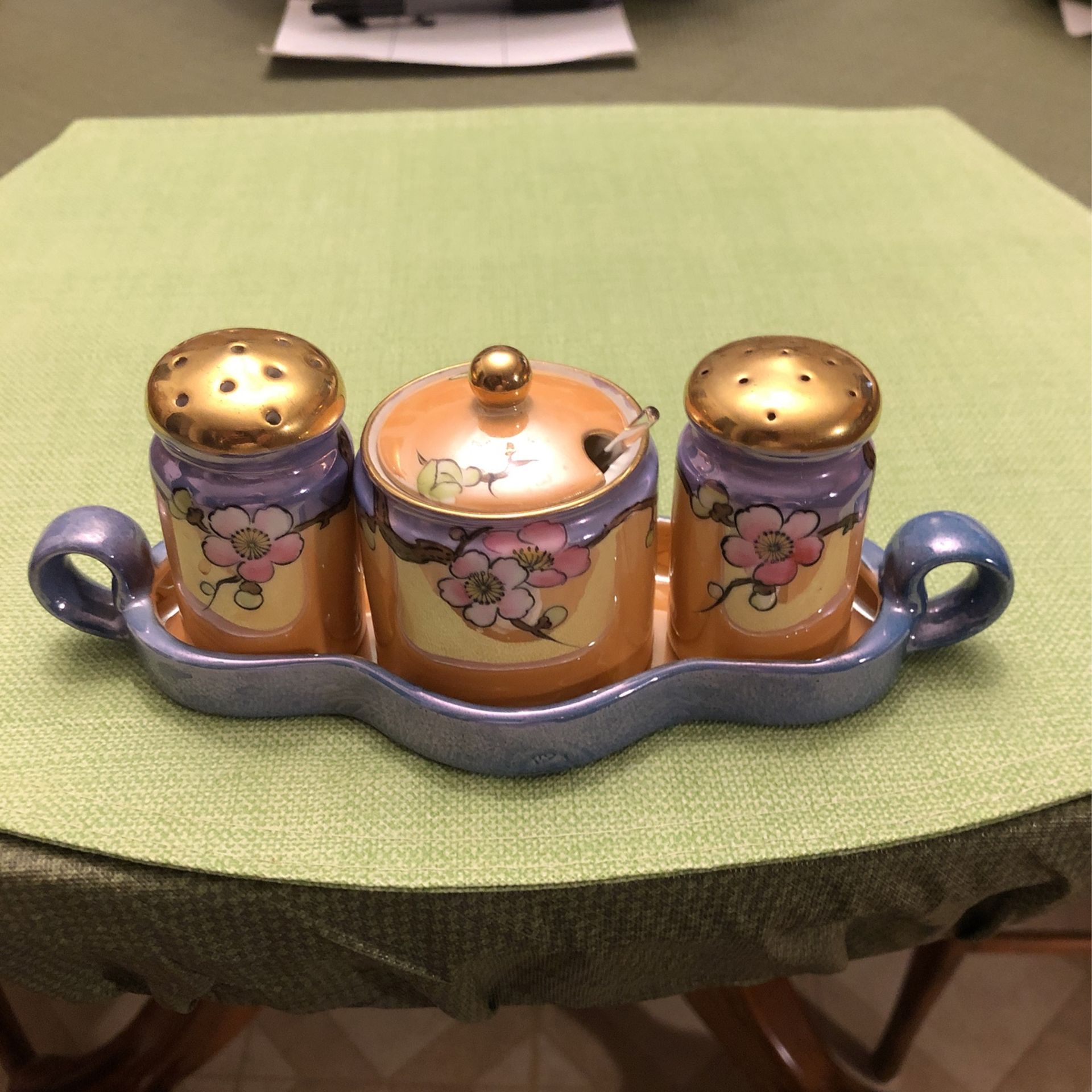 Salt And Pepper Set With Glass Spoon