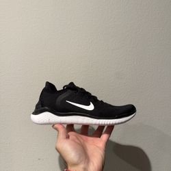 Women’s Nike Free RN Size 7 - NEW