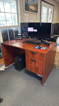 Modern Executive Office Desk