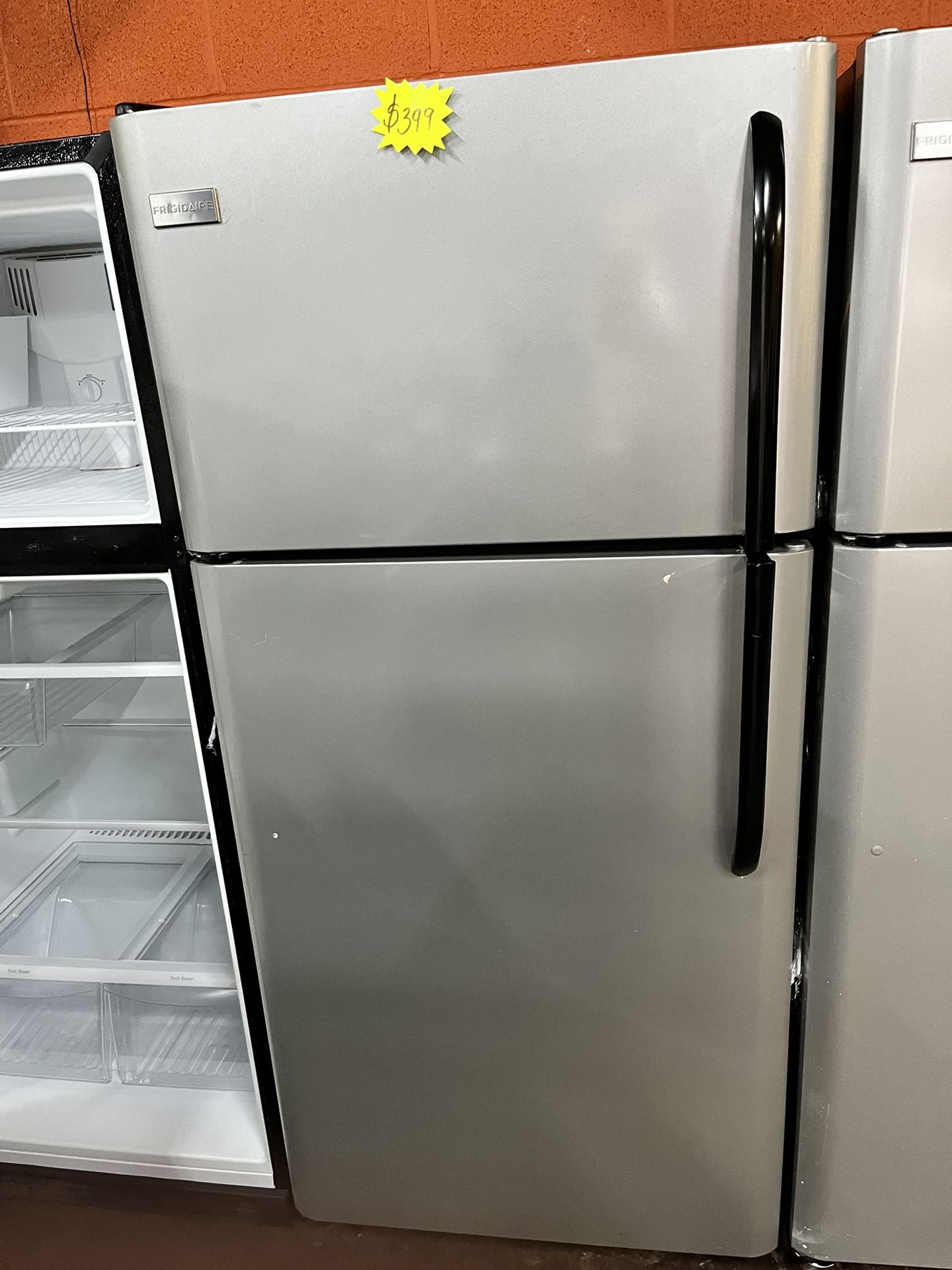 Frigidaire  Refrigerator  Top And Bottom  Gray 