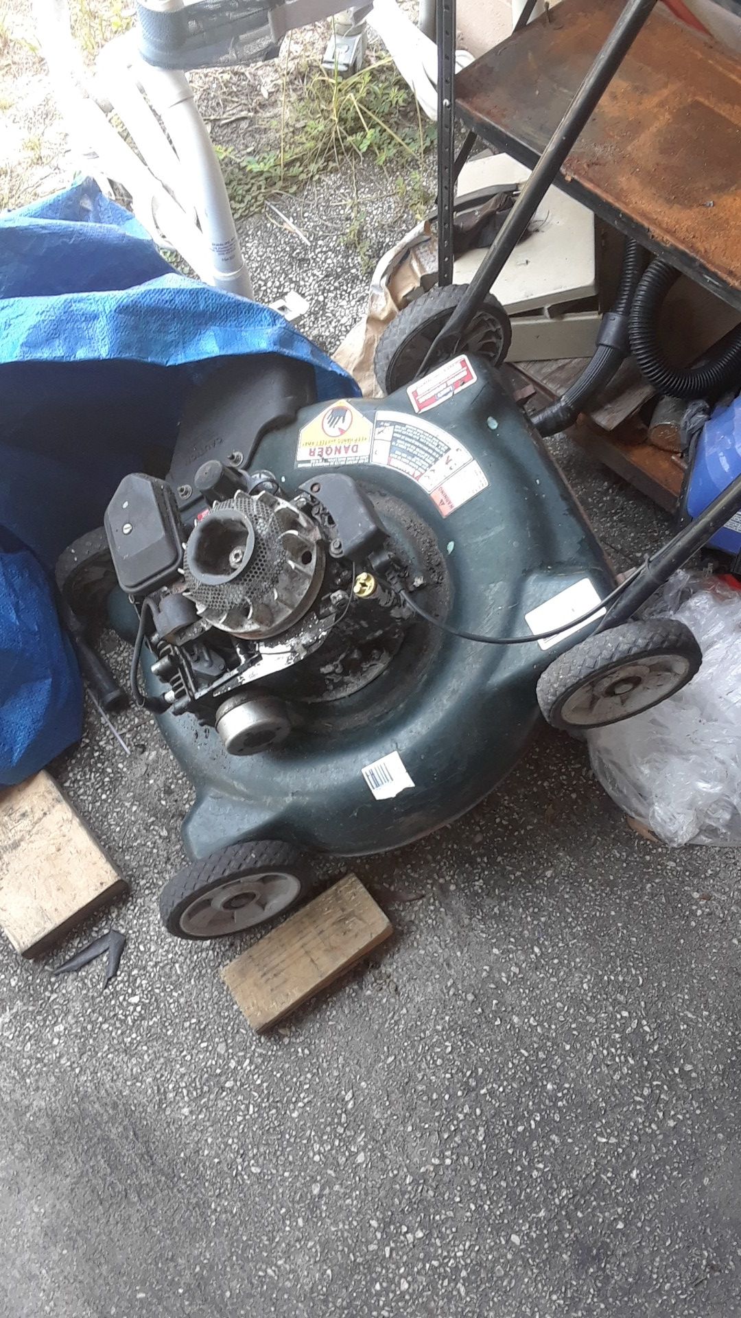 Lawn mower for parts (needs coil)