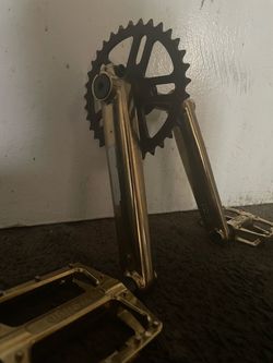 Throne crank