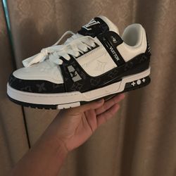 Louis Vuitton Trainers BLK N WHT 