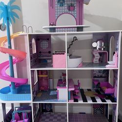 LOL Girl Dollhouse