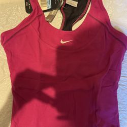 New With Tags Nike Size Medium Pink Workout Top 