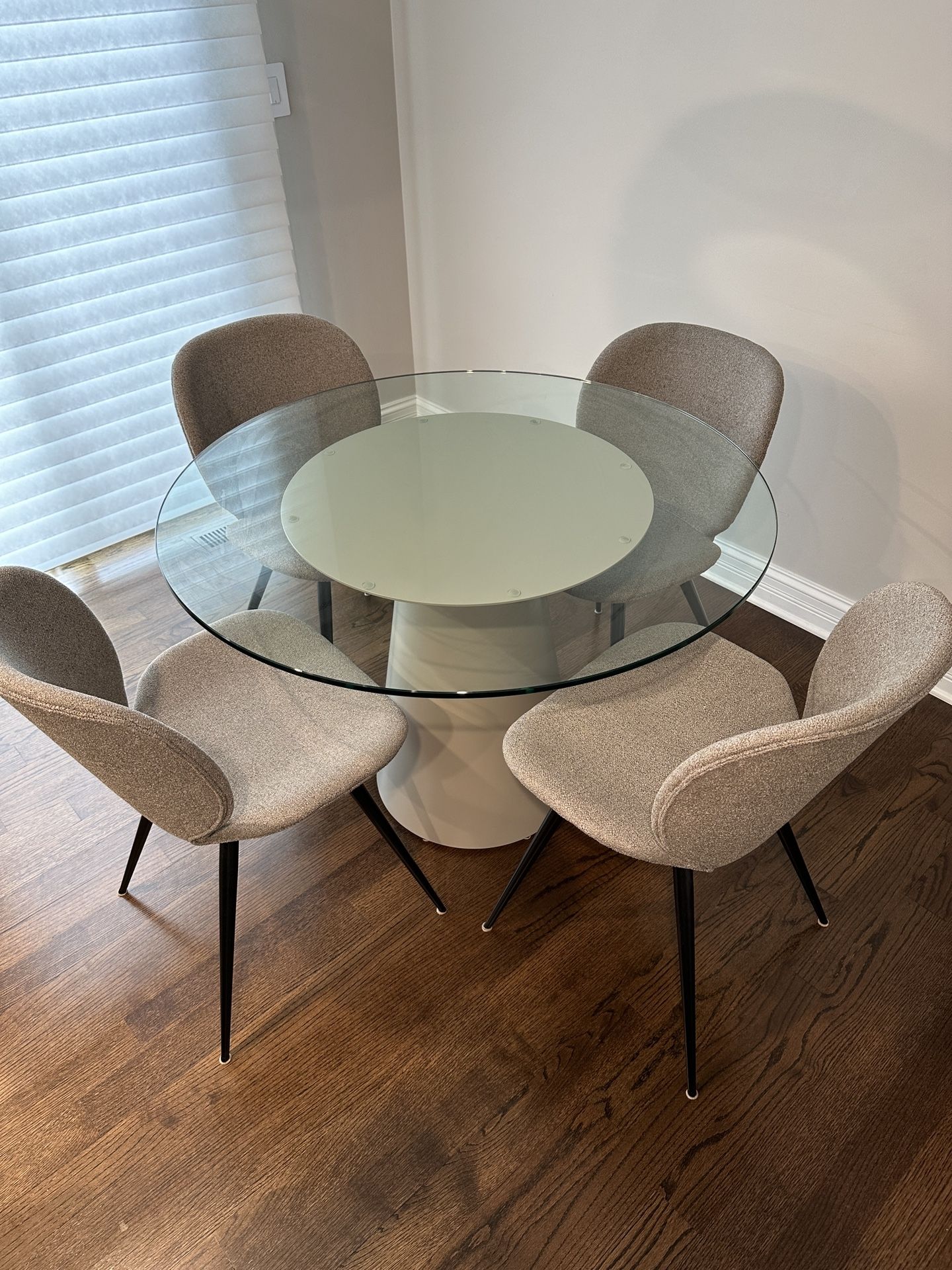 Room & Board Dining Table & Chairs
