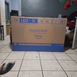 INSIGNIA LED TV 55"
