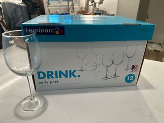 Brand New Set Of 12 Wine Glasses