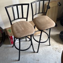 2 Barstools