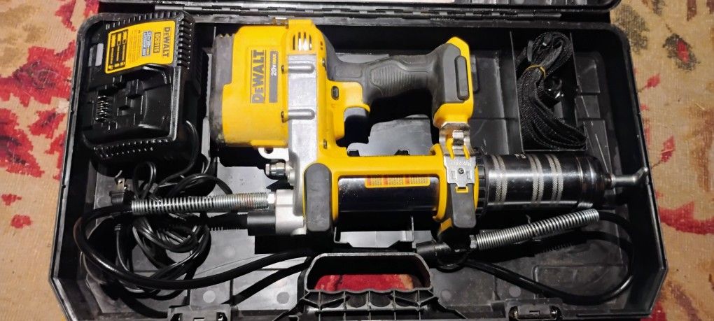 DeWalt 20 Volt Max Cordless Grease Gun ( DCGG571)
