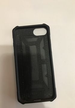 UAG iPhone 7 carrying case