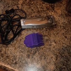 Andis Master W/ Magnetic Clipper Guards