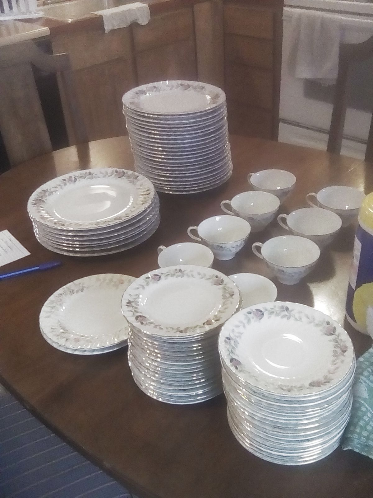 76 pieces vintage dish set