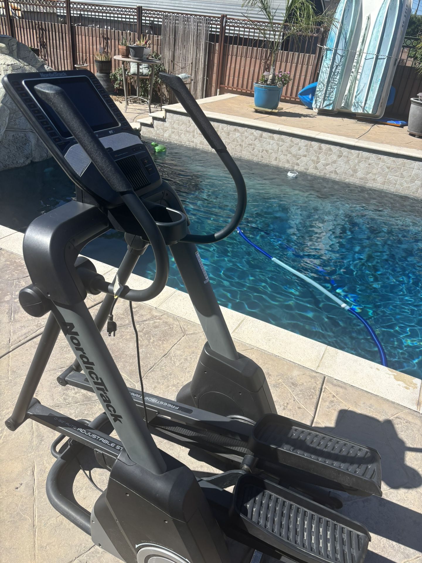 Elliptical FreeStride Trainer FS10i
