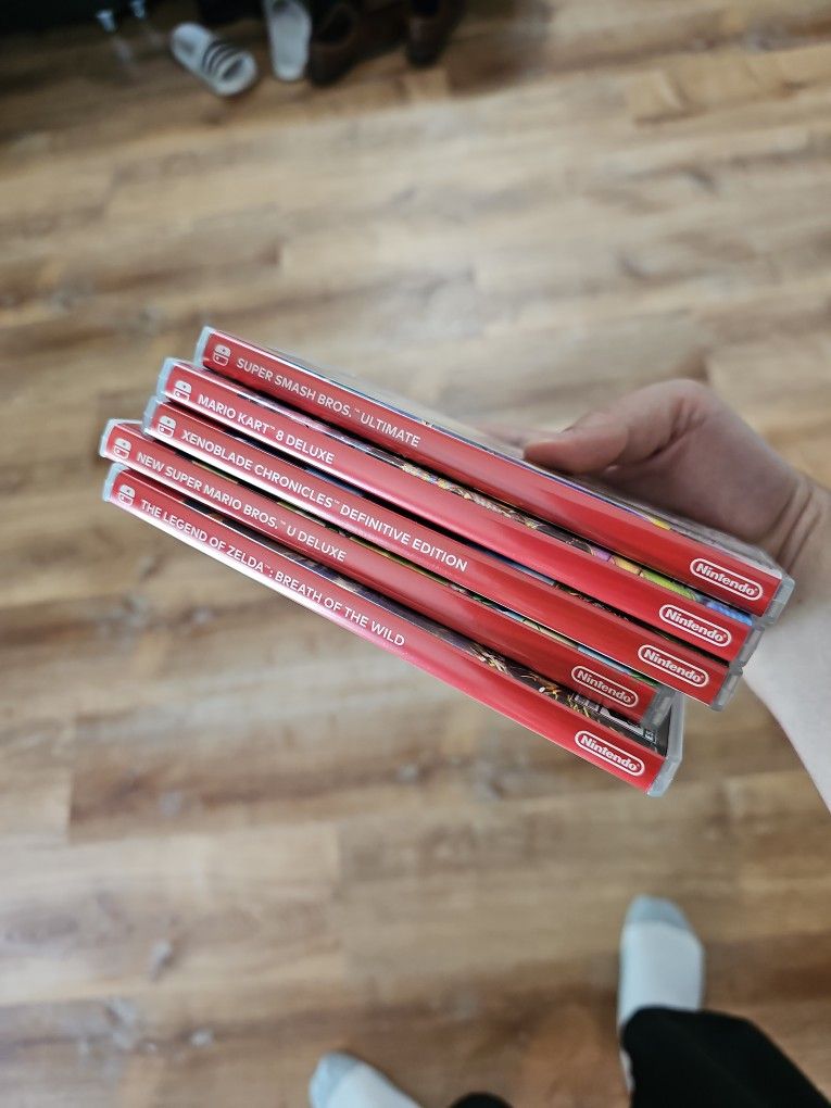 5 Nintendo Switch Game Cases
