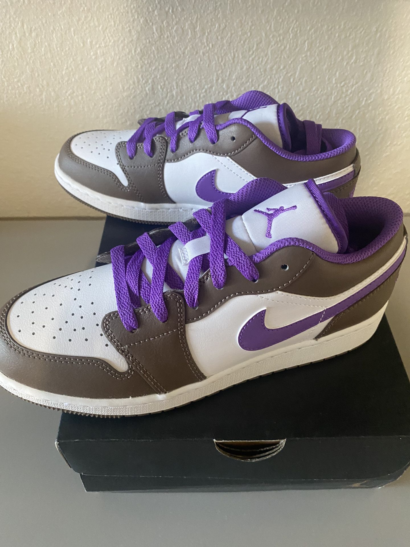 New Nike Air Jordan 1 Low Youth 5.5 $85