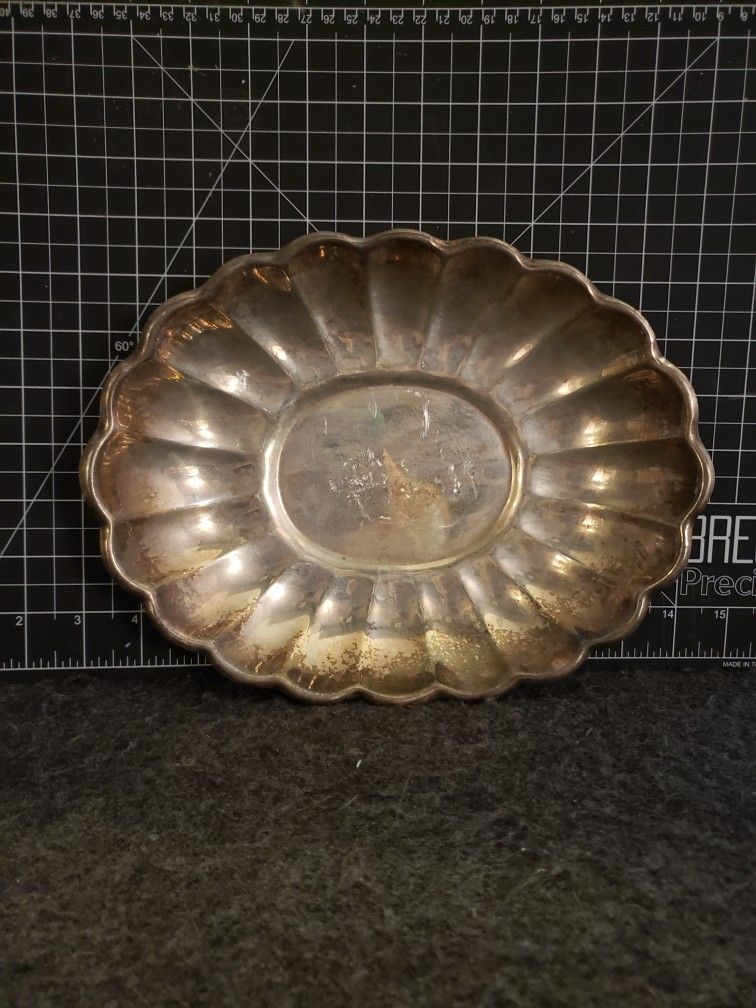 Vintage Reed & Barton EPNS Stamped #113 Scalloped Dish