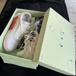 Off‑White Low Vulcanized Canvas Sneaker (Women’s Size 8)