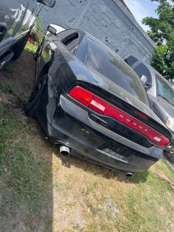 Charger parts partes