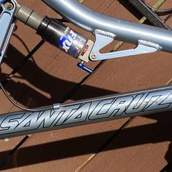 Santa Cruz Mountain Bike, Full Suspension, 27 Speed, 16” Frame, 26” Wheels, Aluminum
