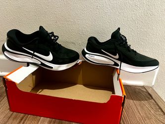 Nike journey run shoes for men’s size 11