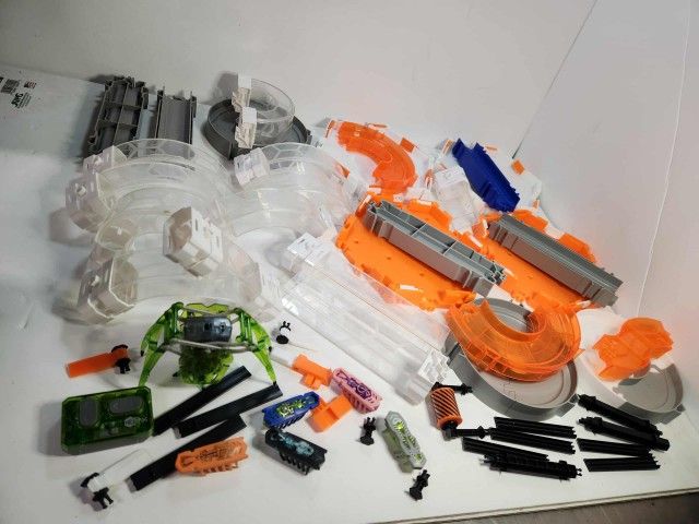 Lot of Hex Bug Nano Track Pieces Bugs Raceway Micro Pets Robotic Creatures