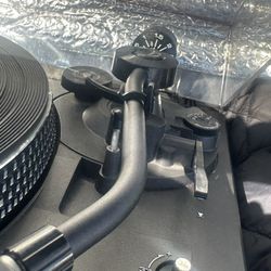 Technics Direct Drive SL 2000 Turntable 