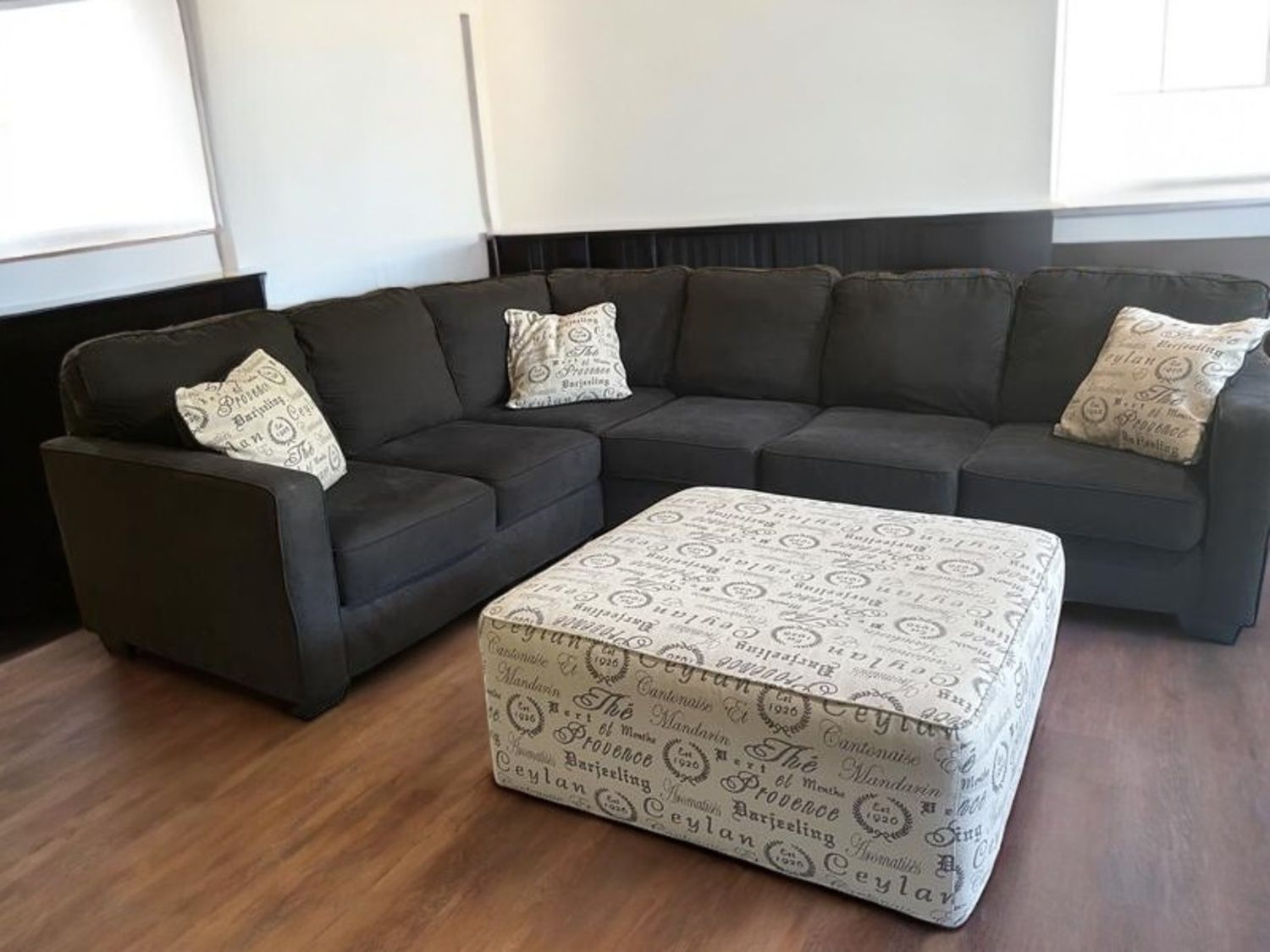 🛋 Ashley Sectional Couch 🚚 FREE DELIVERY