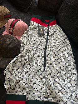Have Louis Vuitton belts and Burberry hats ￼