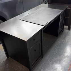 Desk And Bookshelf Free 